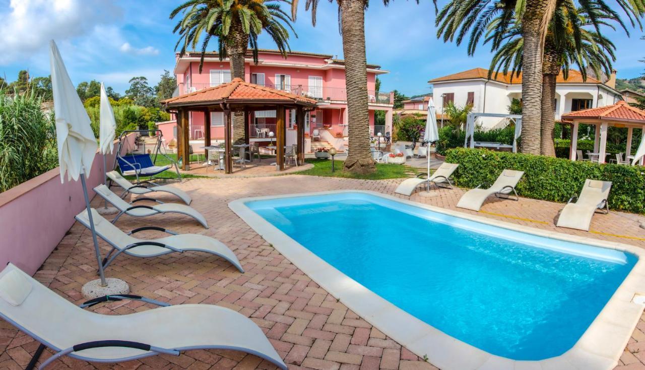 Rosa 3* Porto Azzurro